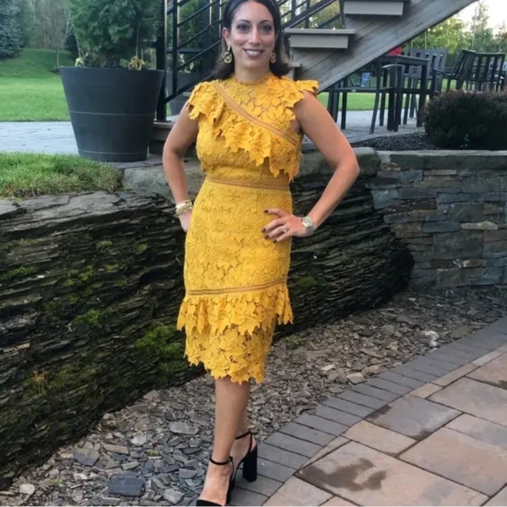 Saylor Mustard Reine Lace Sheath Dress Size Xs